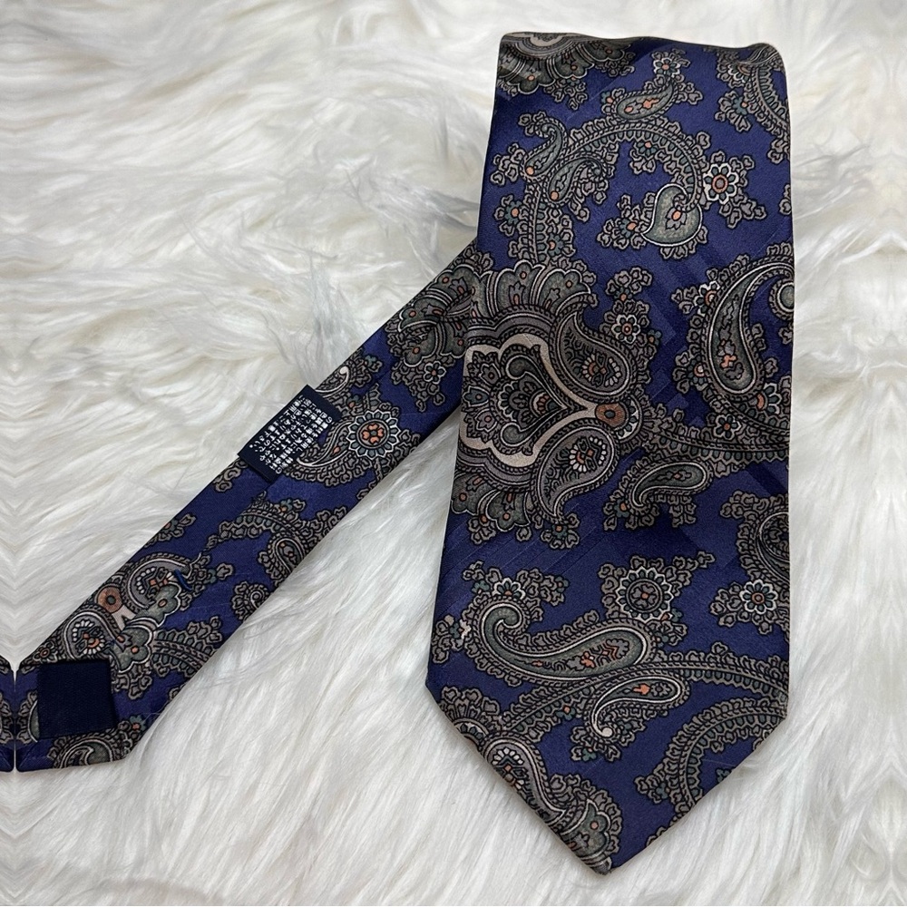 EUC Burberry Tie